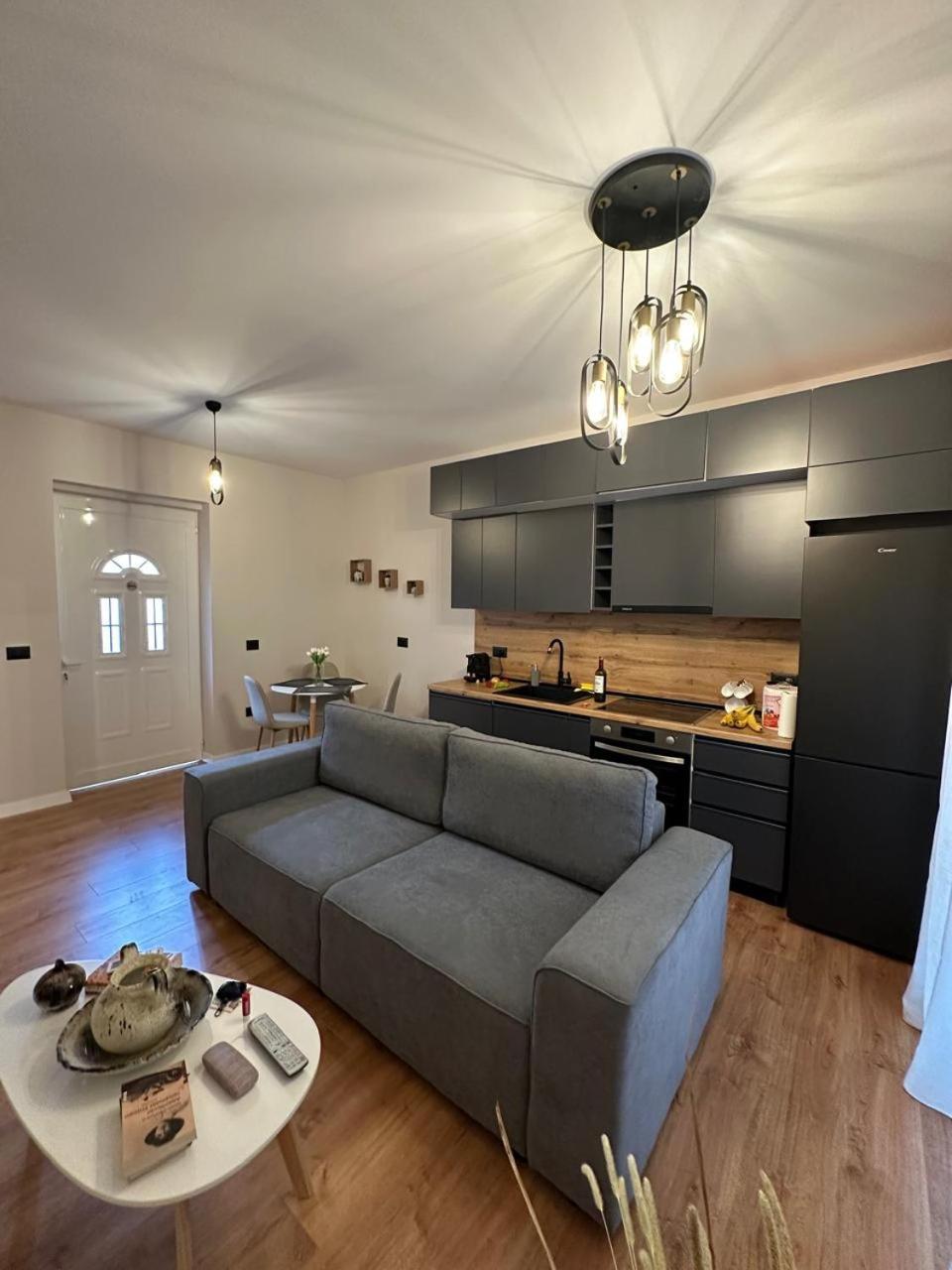 Bougainvilla Apartments Tiranë Ngoại thất bức ảnh