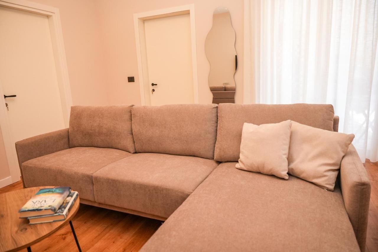 Bougainvilla Apartments Tiranë Ngoại thất bức ảnh